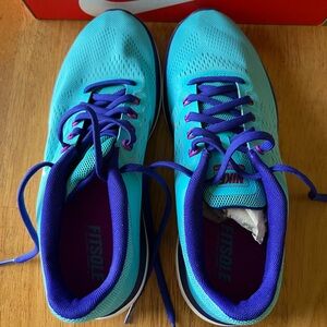 BRAND NEW /NEVER WORN~ Nike Women’s Flex Rn Running Shoes